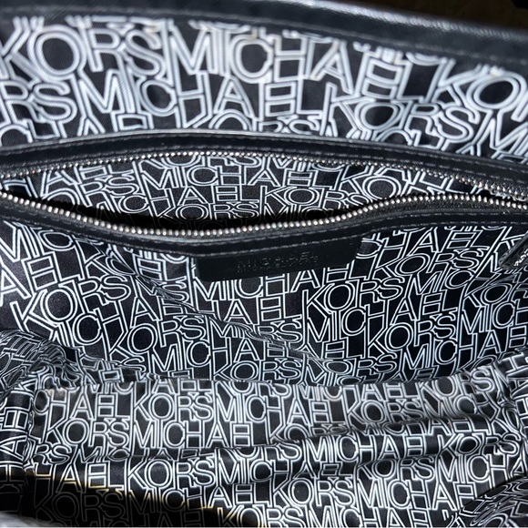 Michael Kors Kiki Tote - Picture 5 of 12